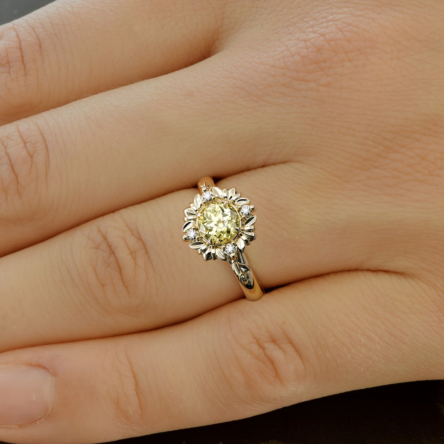 LA GALERIE Chatham Light Yellow Sapphire