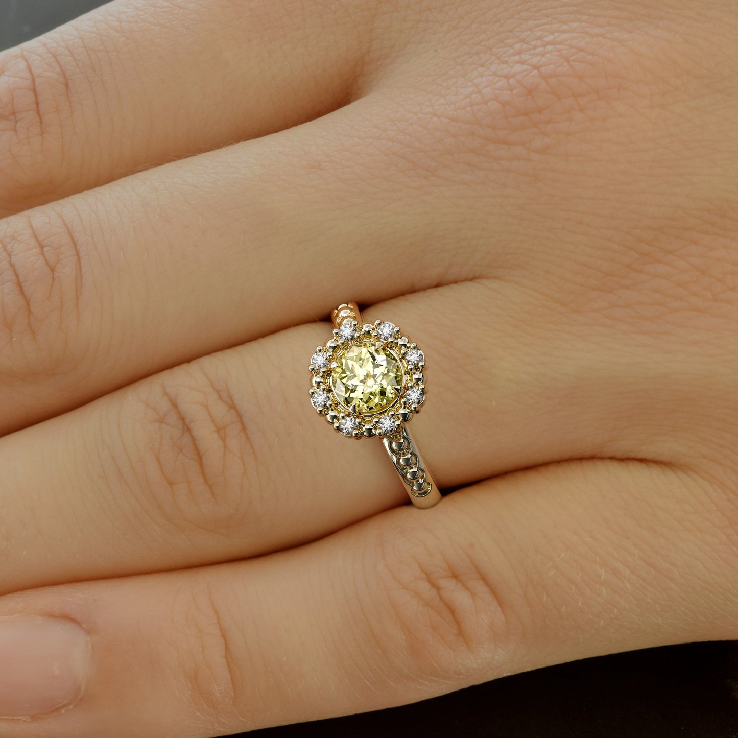 LA PERLÉE Light Yellow Sapphire
