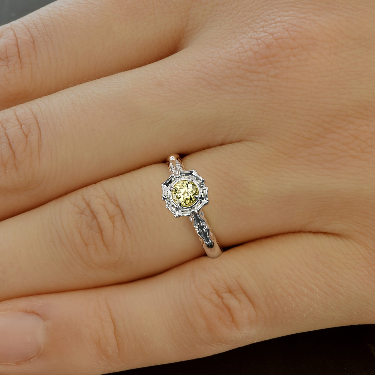 LA FLEUR BAROQUE Chatham Light Yellow Sapphire