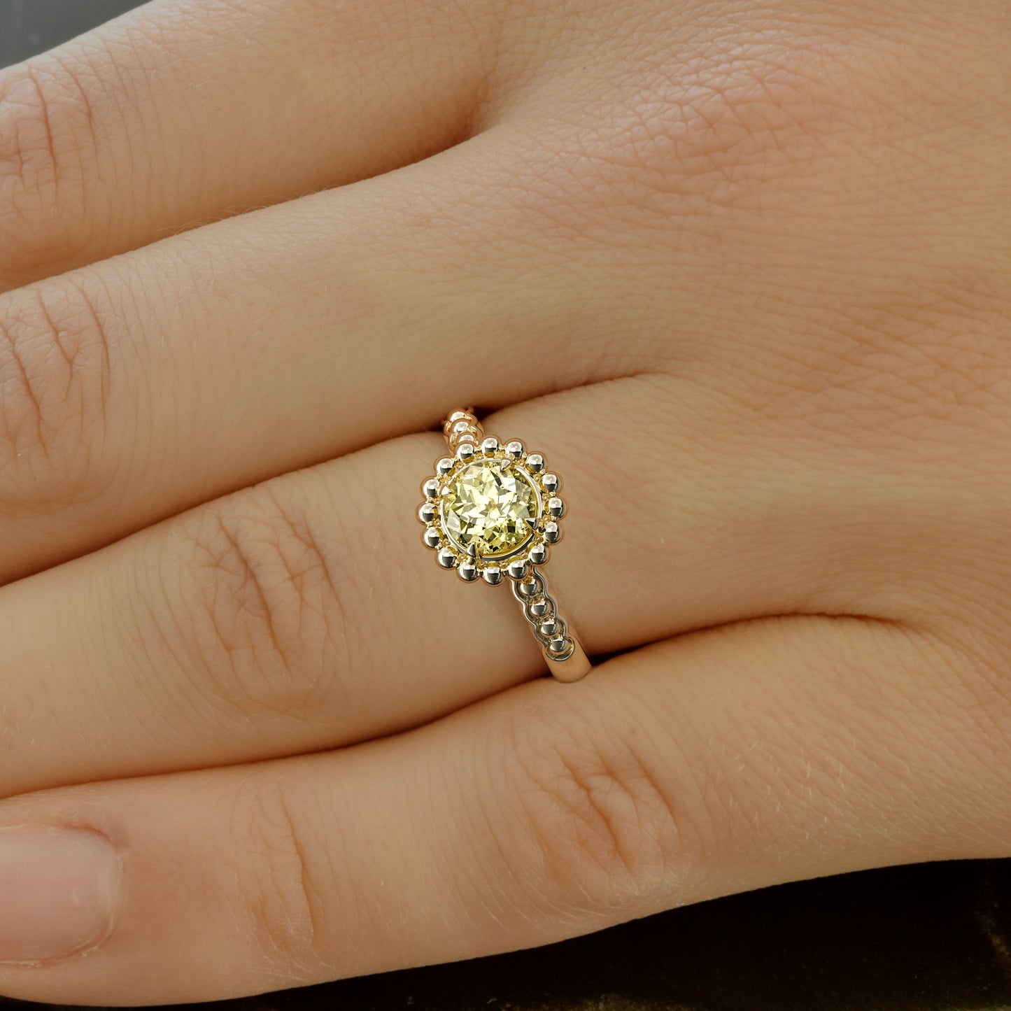 LA SPHÈRES Chatham Light Yellow Sapphire