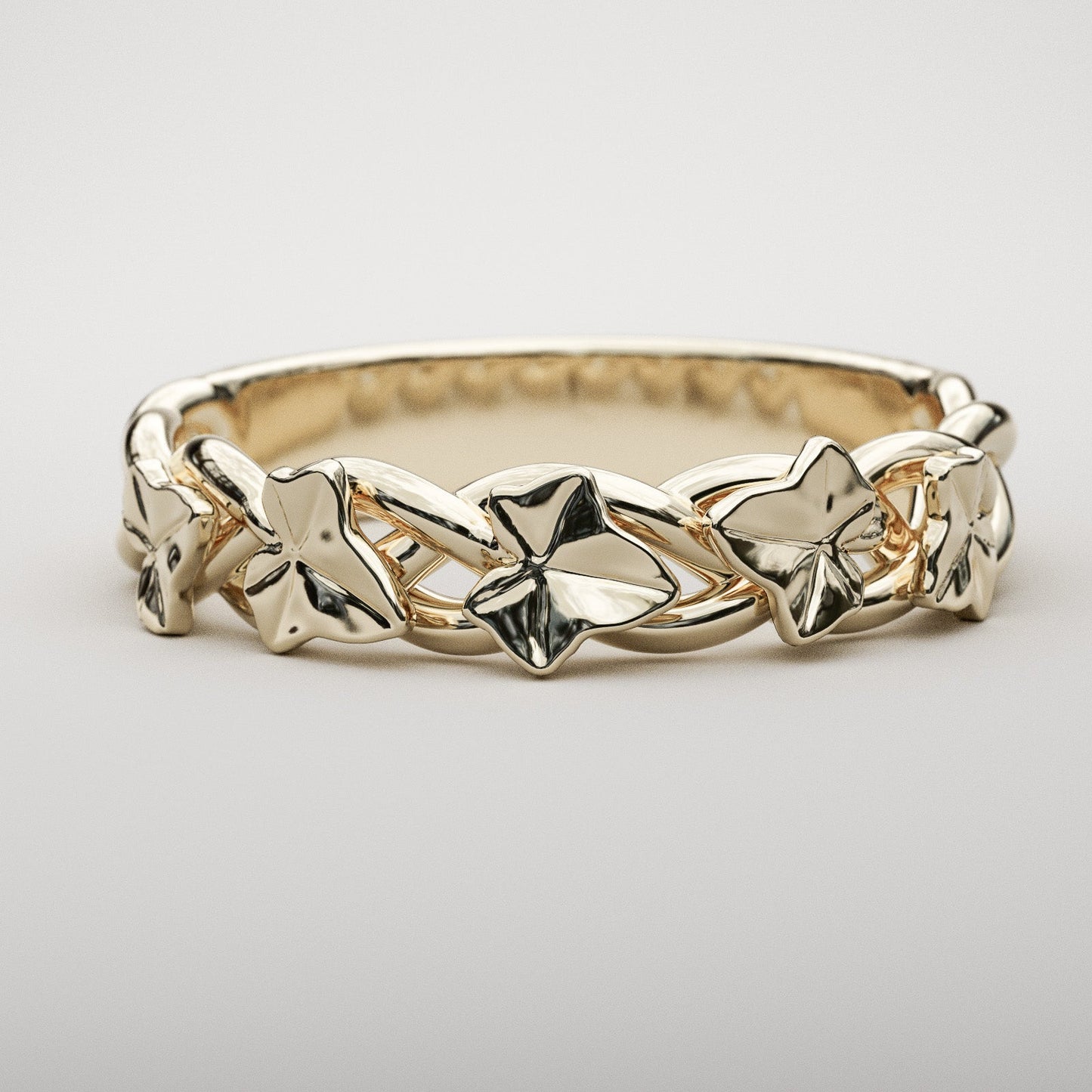 Woven Ivy leaf ring in yellow gold