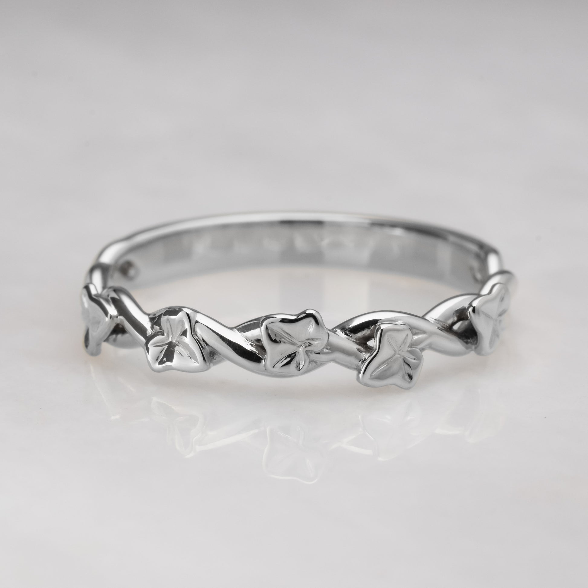 intertwined ivy vines and leaves ring in solid white gold