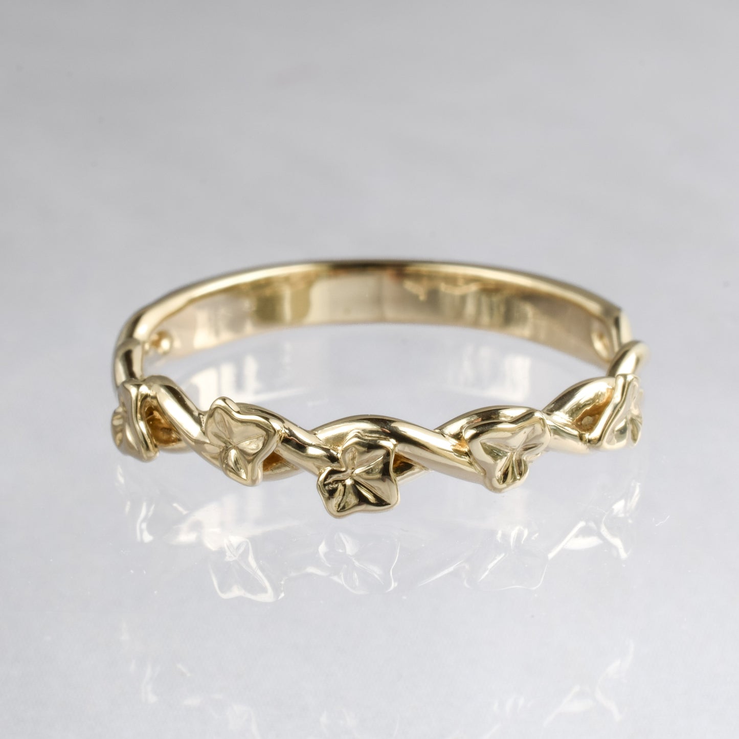 gold twisted ivy ring