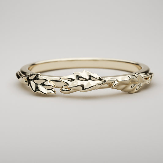 dainty leaf ring in yellow gold
