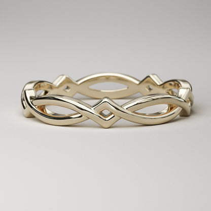Woven gold band - A Celtic ring in solid yellow gold